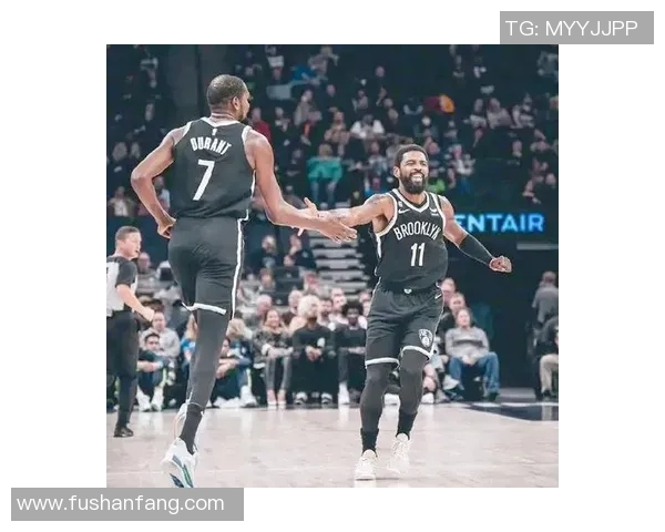 篮网操作引发球迷激烈讨论众多网友热议球队未来走向